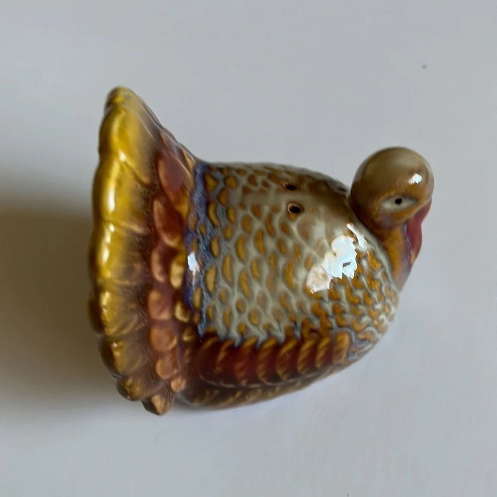 Heritage Collection Harvest 2011 Stoneware Turkey Salt Shaker BH & Garden Only 1